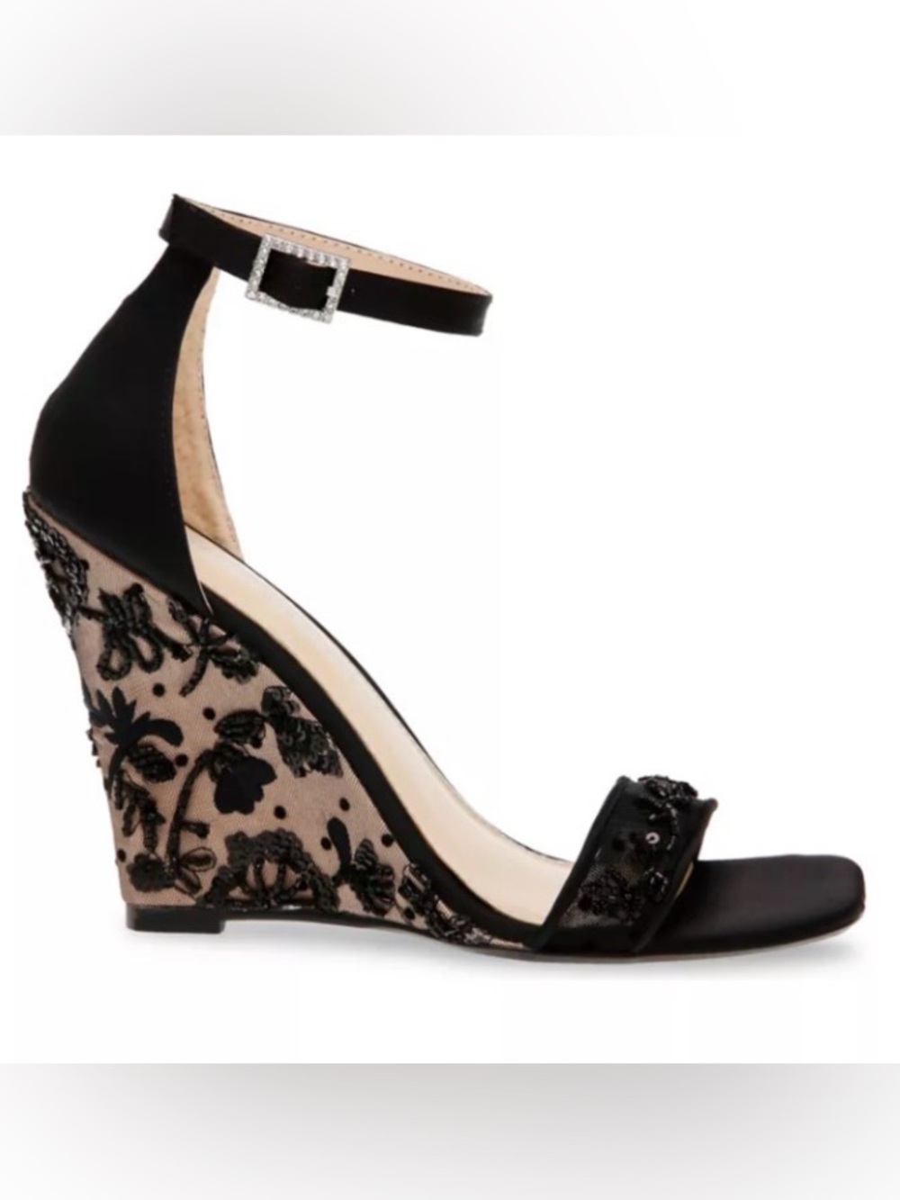 NWOB Betsey Johnson Ivan Wedge Sandal in Black Sz 7